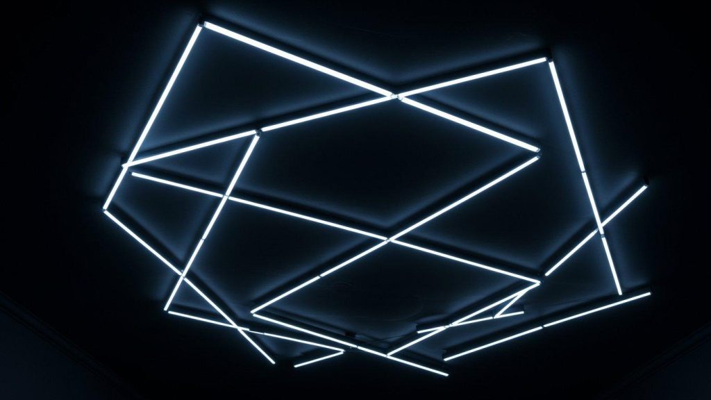 kak sdelat svetodiodnuyu podsvetku potolka 3